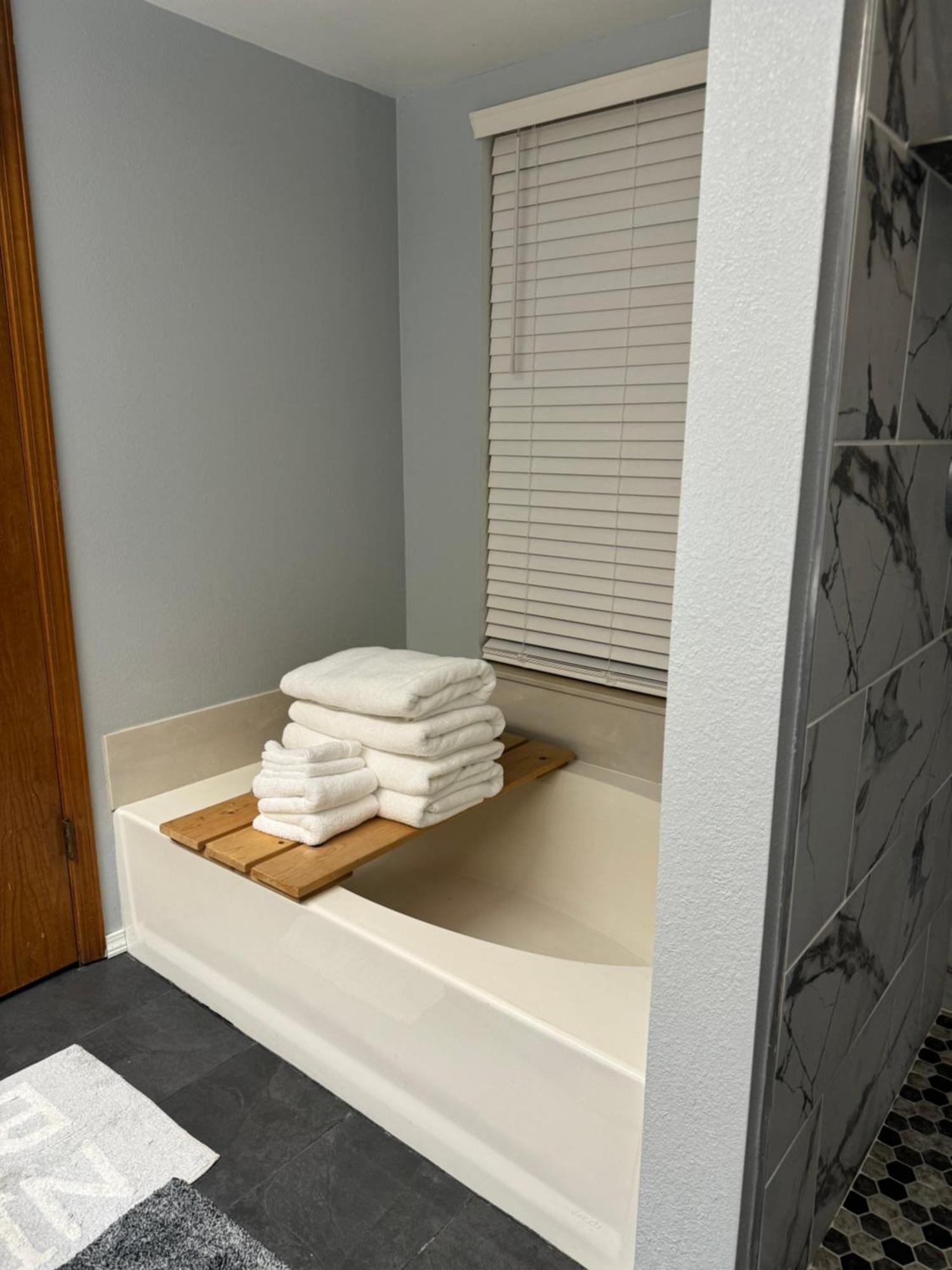 Meadow Landing Apartment Три Ривърс Екстериор снимка